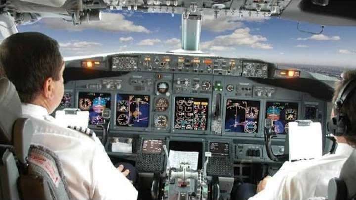 Алматы әуежайында ұшқыш есірткіге мас күйінде ұсталды