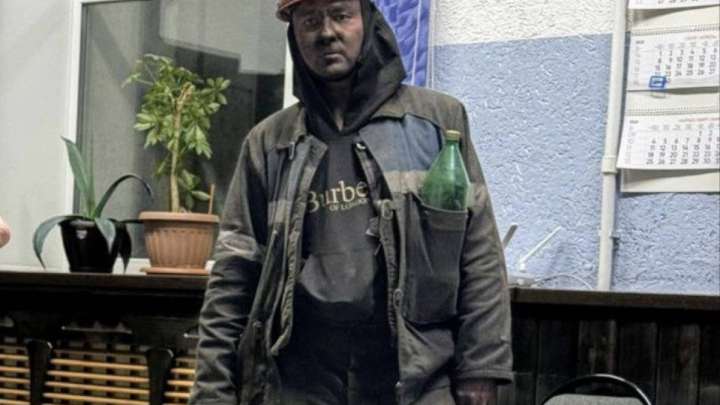 Тоқаев шахтадан шыққан өртті сөндірген Айбар Қосановты «Еңбек Даңқы» орденімен наградтады