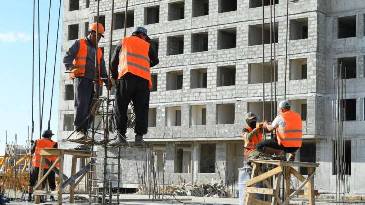 Жұмыссыз азаматтар тасқыннан зардап шеккен өңірлерге үй салыса алады