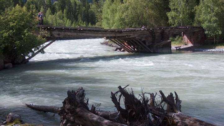 Қатонқарағайда туристік бағыт көпірі опырылды