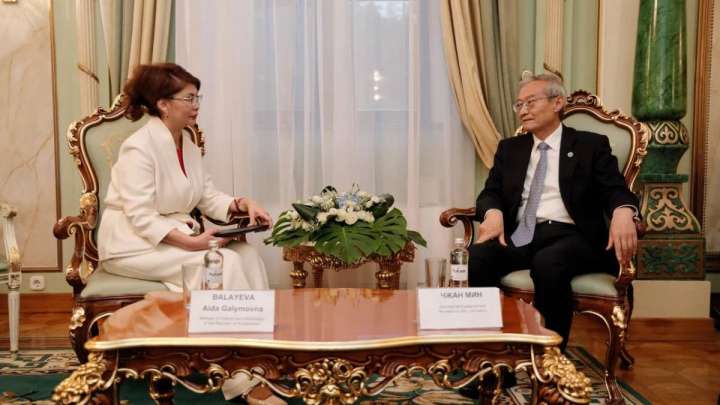 Аида Балаева ШЫҰ Бас хатшысы Чжан Минмен кездесті