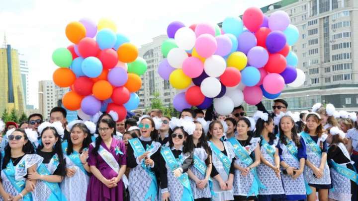 Биыл елімізде 186 мыңнан астам оқушы мектеп бітірді