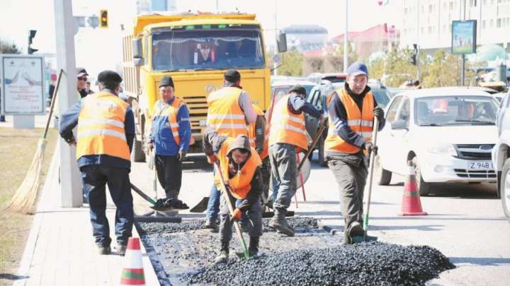 Көлік министрі еліміздегі жолдар не үшін жыл сайын жөнделе беретінін түсіндірді