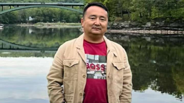 «Димаш - Қытайдың жобасы». Белсенді әншіні Қытай пайдаланып жүргенін айтты