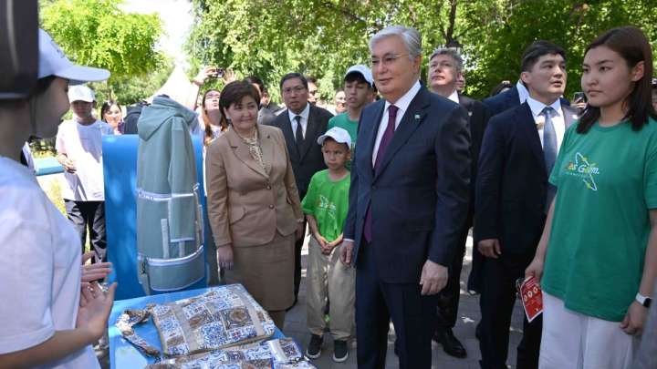 Тоқаев «Jas Galym. Science Quest» фестиваліне қатысушы балалармен жүздесті