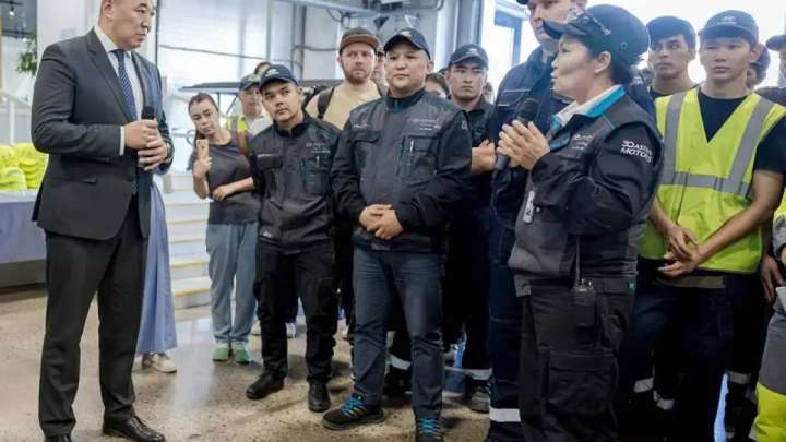 Министр Шарлапаев Алматыда автокөлік саласының қызметкерлерімен кездесті