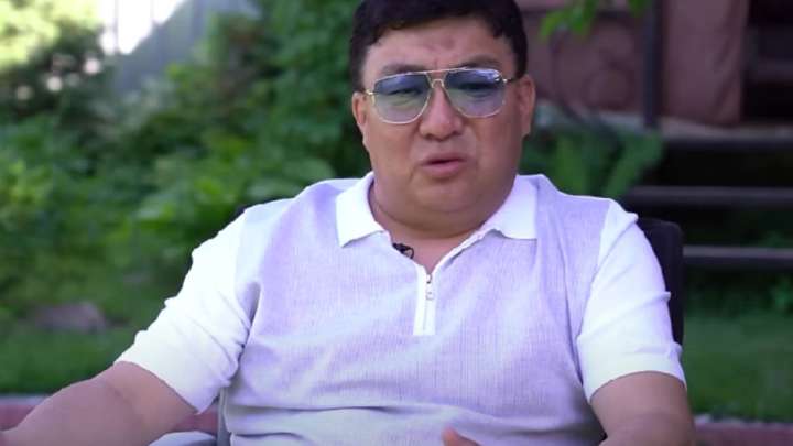 «Қазақтың қыздарын қызғанамын»: Тоқтар Серіков қытайлықтарға тұрмысқа шығатын қыздарға шүйлікті