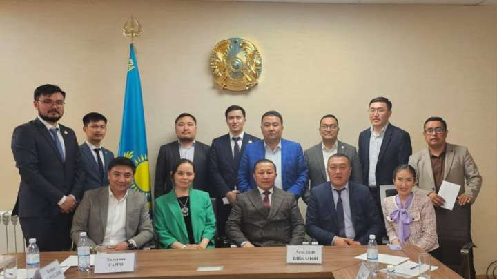 Жас ғалымдар Мемлекеттік рәміздер саясаты туралы пікір алмасты