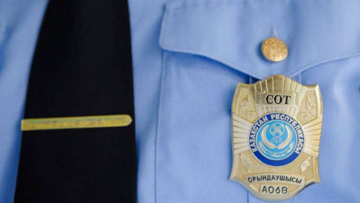 Шымкентте жеке сот орындаушы жарты миллионнан астам теңгені өз шотына аударып алған