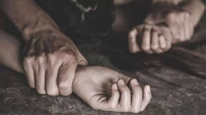 БҚО-да жасөспірім қызды зорлаған кәмелетке толмағандар сотталды 