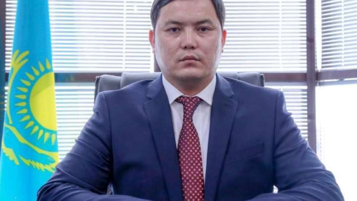 Әйелін ұрды деп айыпталған аудан әкімі қызметінен кетті