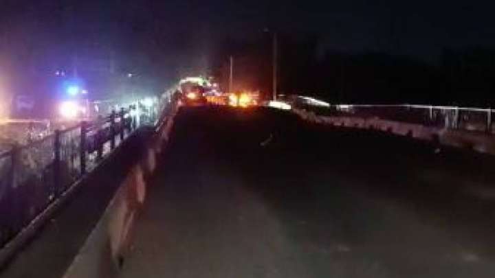 Шымкентте көпірдің бір бөлігі опырылды