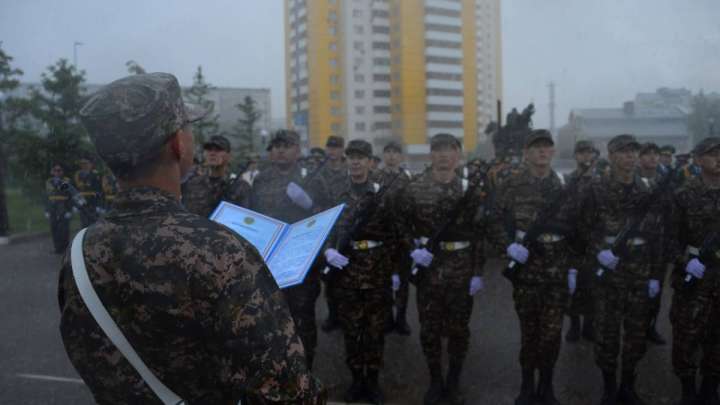 Қорғаныс министрлігі әскерге көшеден ұстап әкету жайын түсіндірді
