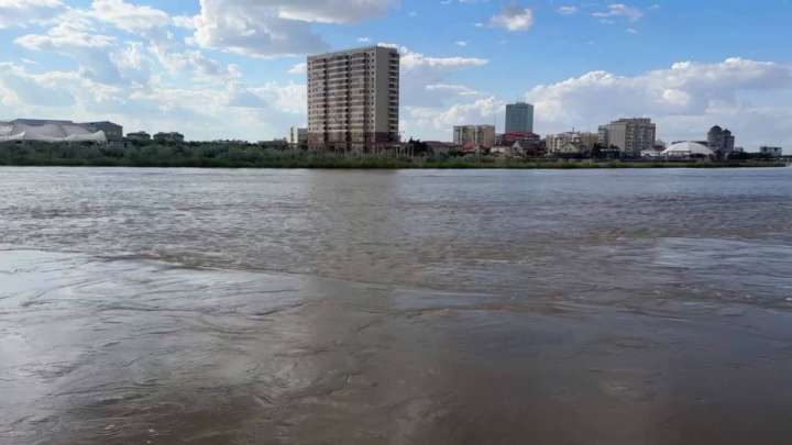 Атырау облысында су деңгейі әлі де қалыпты деңгейден жоғары (ВИДЕО)