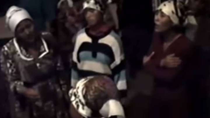 Ұлықбек Сманов келушілерін Ақбота Керімбекованың әнімен емдеген