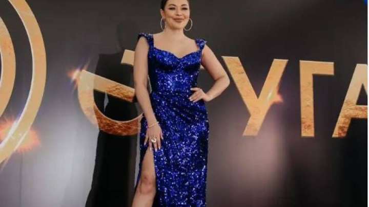 43 жастағы Дильназ Ахмадиева сүйіктісімен айырылысқанын мәлімдеді