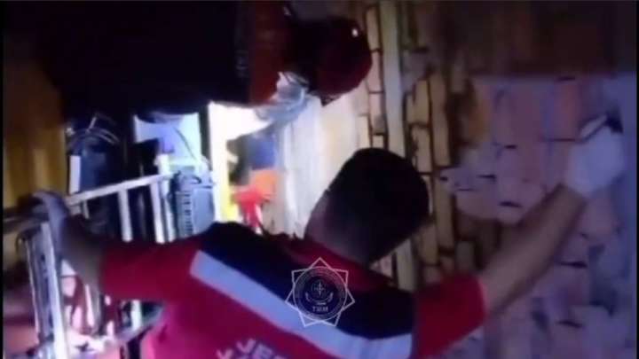 Астанада лифт шахтасына құлаған әйел құтқарылды (ВИДЕО)