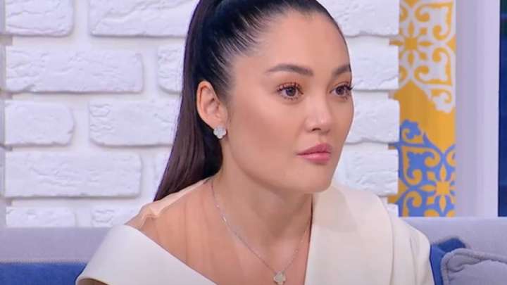 Орамалдылардан көңілі қалған танымал блогер хиджабын шешіп тастады