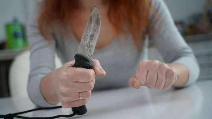 СҚО-да бұрынғы күйеуін пышақтап өлтірген әйел 3 жылға сотталды