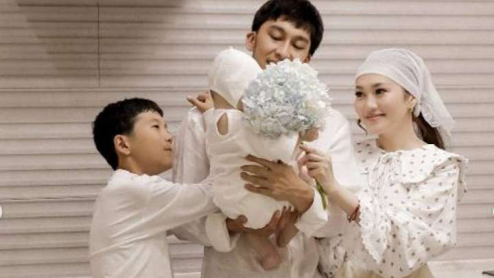 «Махаббаттан жаратылған балапан». Ерке Есмахан өсіп қалған ұлын көрсетті