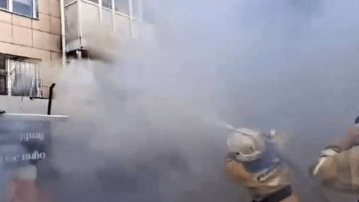 Астанада тағы бір тұрғын үй өртеніп жатыр