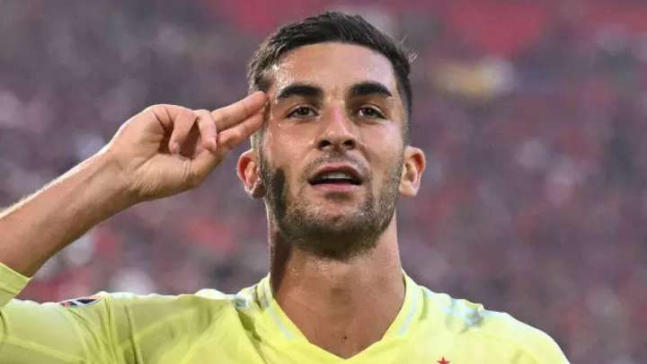 Испания топтан шығып, Италия плей-офф кезеңіне жолдама алды