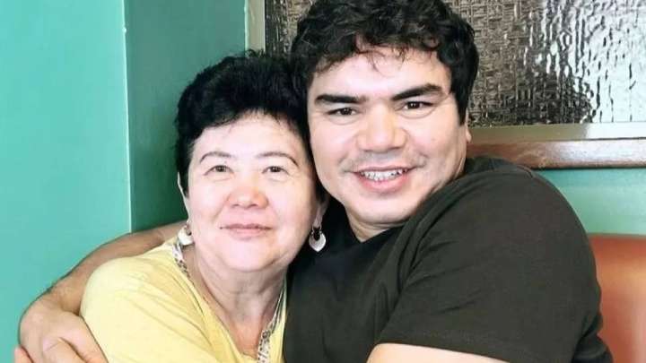 «Еден жуып жүр». Танымал әнші 70-ке келген анасын көрсетіп, үлгі алу керегін айтты