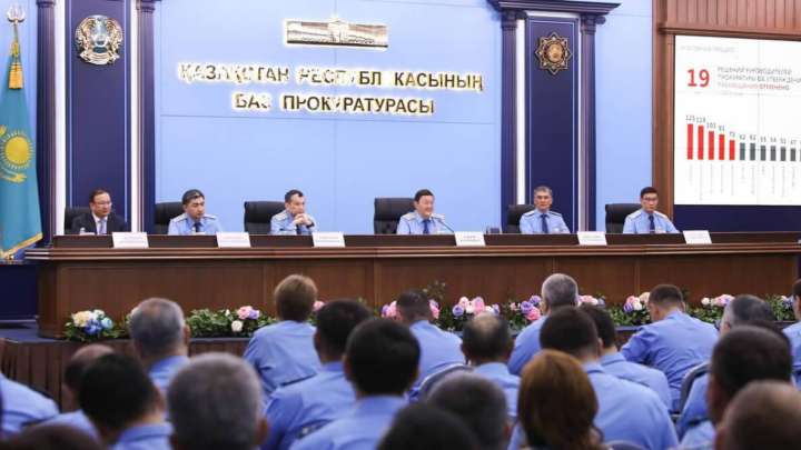 Шетелден елге 63 млрд теңге қайтарылып, 13 қашқын экстрадицияланды