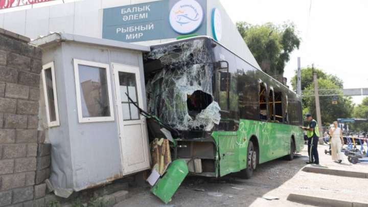 Алматыдағы көлік апаты: Кінәлі жүргізуші 2 ай үйқамақта болады