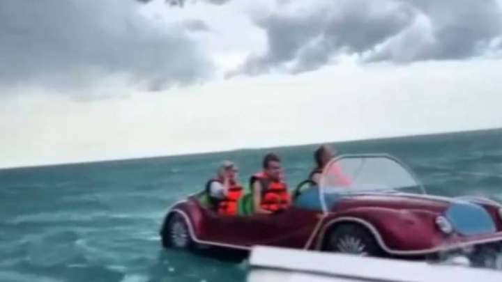 Алакөлде туристерді жел ұшырып әкетті