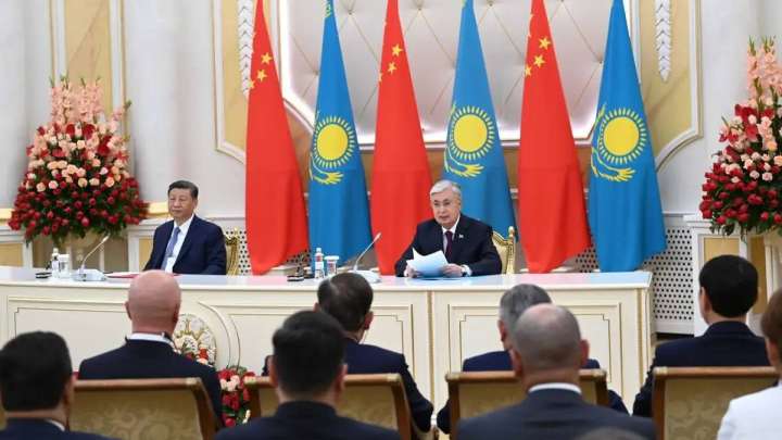 Қасым-Жомарт Тоқаев пен Си Цзиньпин БАҚ өкілдері үшін брифинг өткізді