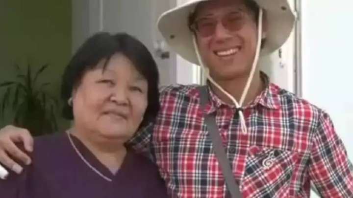 Шетелдіктер асырап алған тағы бір қазақ анасын іздеп, Қазақстанға келді