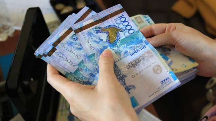 Қостанайда шенеунік мердігерден 9 миллион теңге пара алған