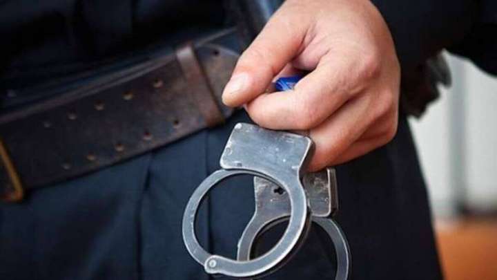 Ақша бопсалады деген күдікпен танымал блогер ұсталды