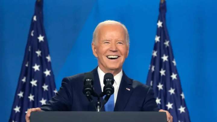 Трампты жоққа шығарған Байден Зеленскийді Путинмен неліктен шатастырды