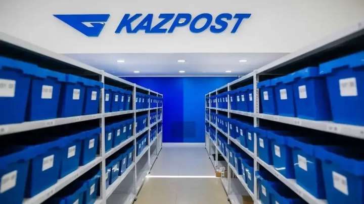 Қазпошта қызметкерлері бөтеннің сәлемдемелерін ұрлап келген