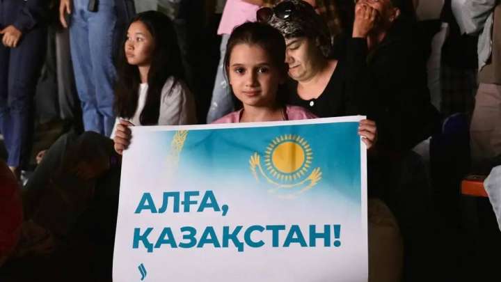 30 мыңнан астам астаналық ашық аспан астында Олимпиаданың ашылу салтанатын тамашалады