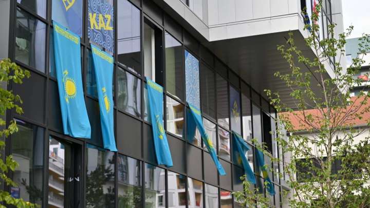 Бүгін Әбиба Әбужақынова, Мұхамедсабыр Базарбайұлы мен Елдос Сметов сынға түседі