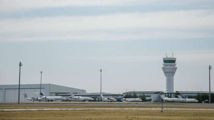 Астанада ұшақ бөлшегінің жоқтығынан жүздеген турист сапарынан кешікті