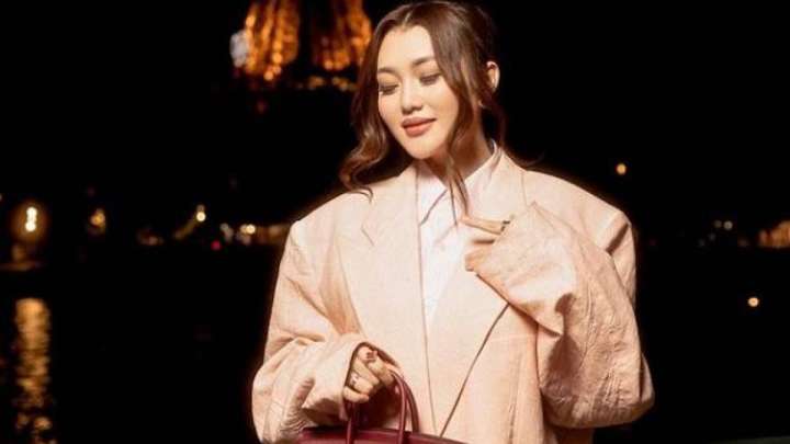 Ерке Есмахан Париждегі отандық спортшыларға қолдау білдірді