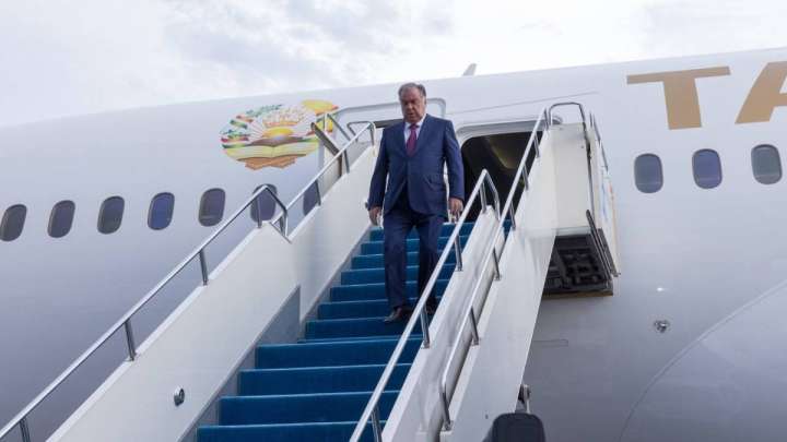 Тәжікстан президенті Эмомали Рахмон Астанаға келді