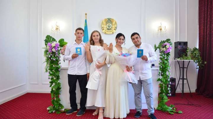 Шымкентте бір күнде 60 жұп шаңырақ көтерді