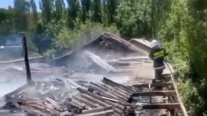 Түркістан облысында бір үйдің 7 тонна шөбі өртеніп кетті (ВИДЕО)