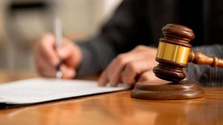 Алматыда 341 млн теңгені талан-таражға салған емхана бухгалтерлері сотталды