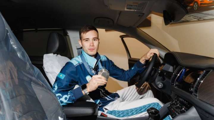 Нариман Құрбановқа автокөлік тарту етілді