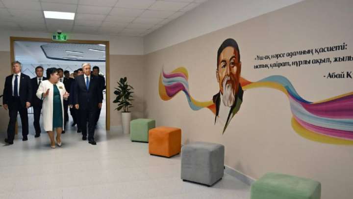 Мемлекет басшысы Астанадағы бірқатар жаңа мектепті аралап көрді