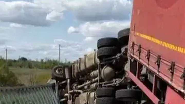 Ақтөбеде тағы да жол апаты. Жүргізуші ауруханаға түсті