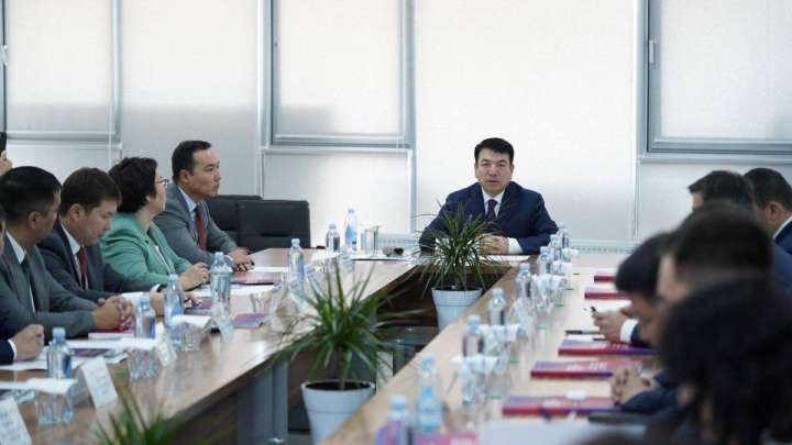 Тамыз саммитінде қандай мәселелер көтерілді?