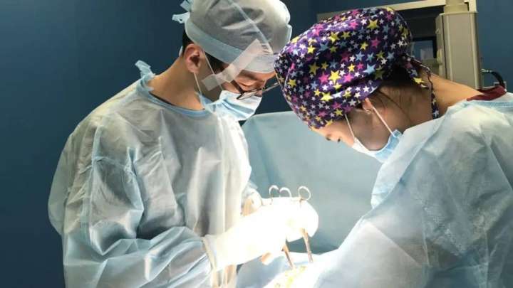 Дәрігерлер науқастың денесінен 30 келілік ісік алды