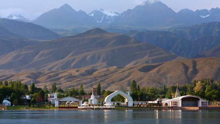 Қырғызстанда көл тасып, 160 адам қауіпсіз жерге көшірілді